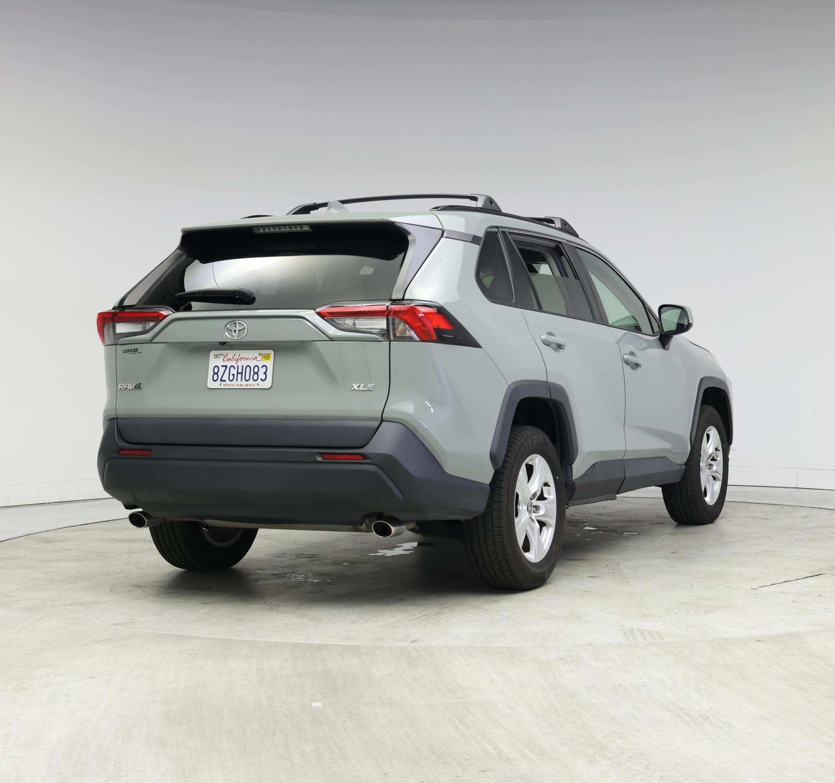Thumbnail: 2021 Toyota RAV4 - 8