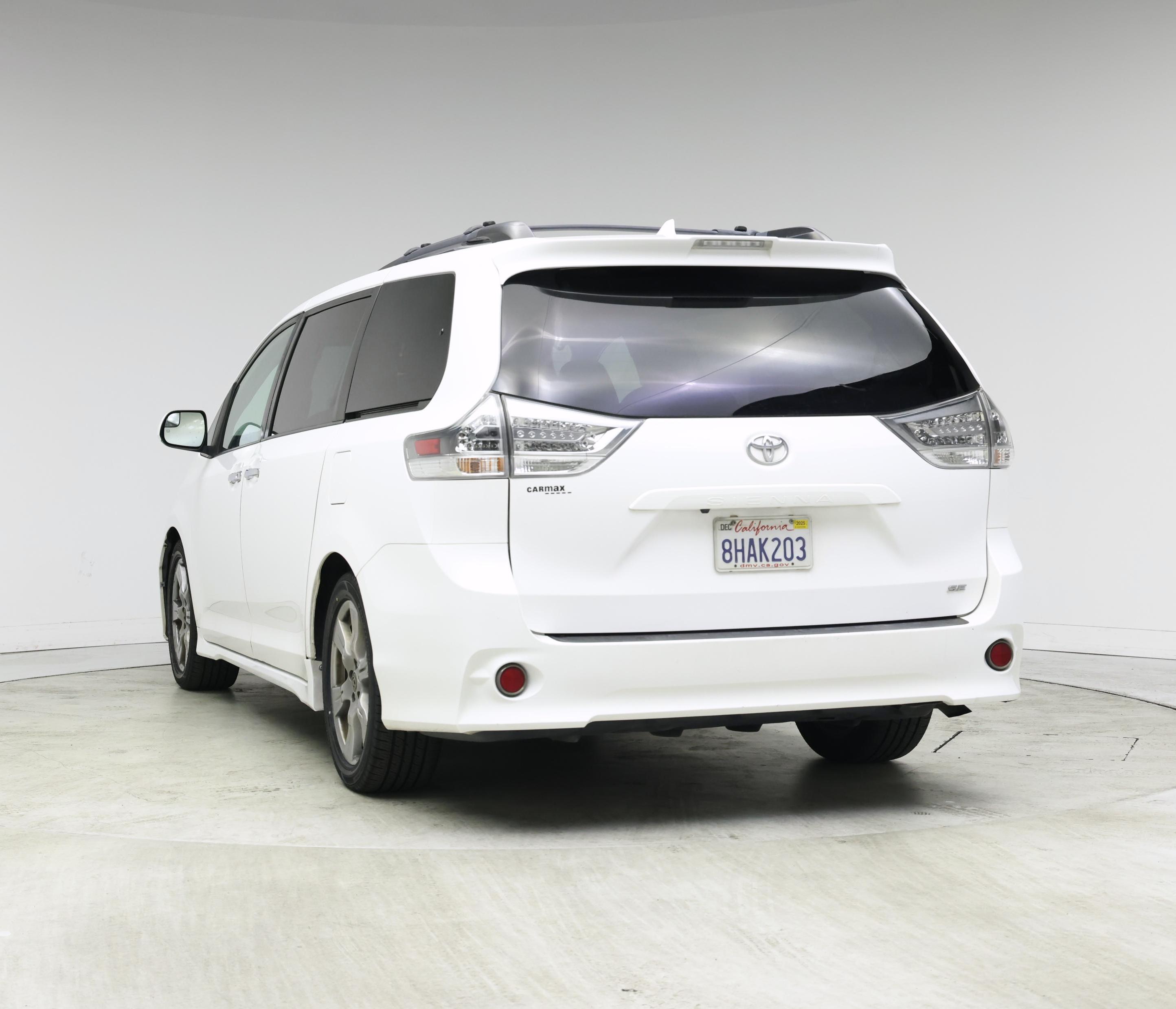Thumbnail: 2019 Toyota Sienna - 2