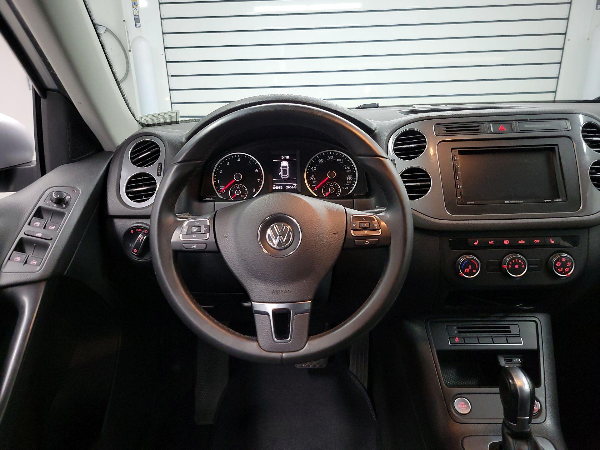 Thumbnail: 2017 Volkswagen Tiguan - 10