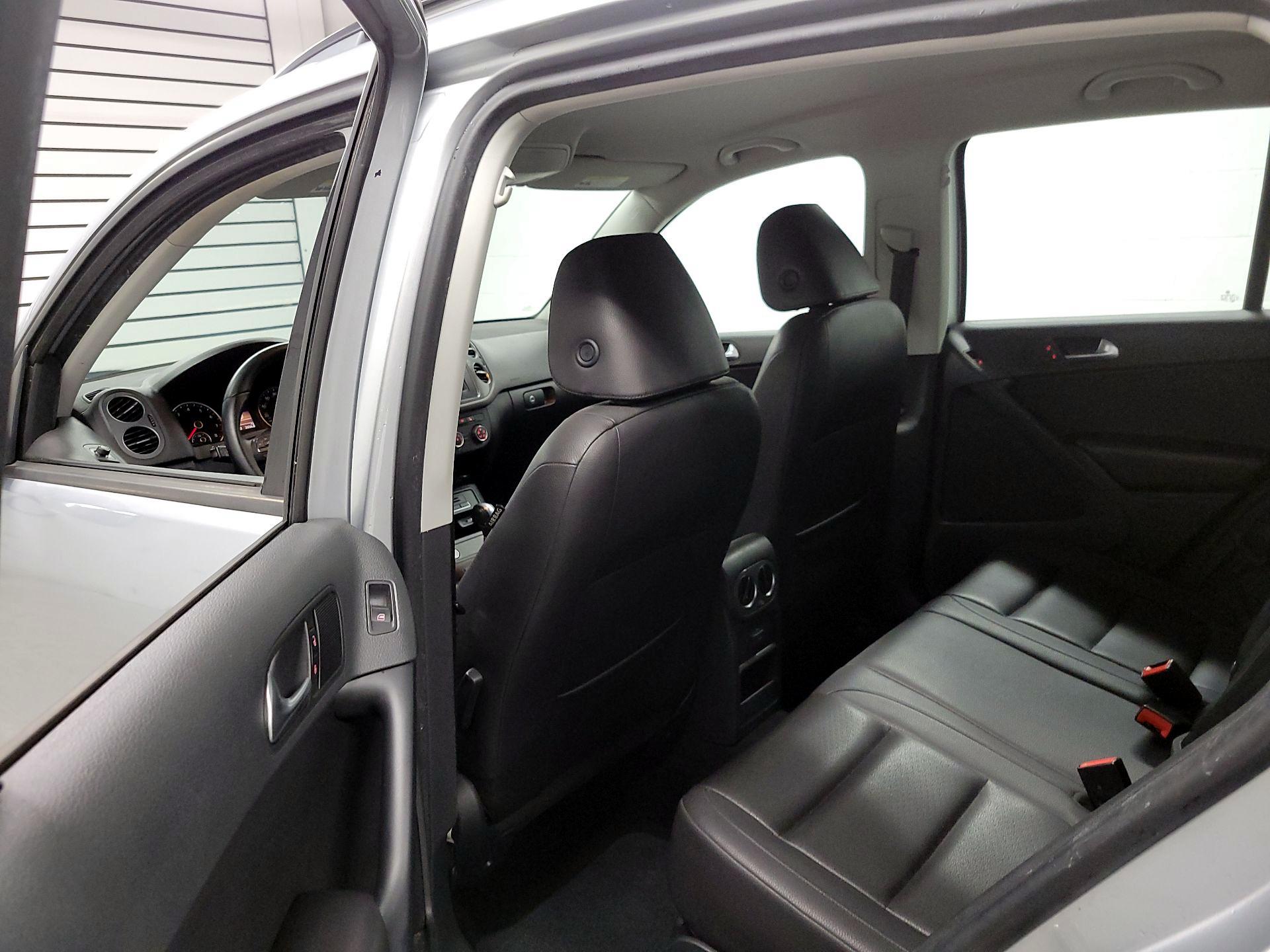 Thumbnail: 2017 Volkswagen Tiguan - 19