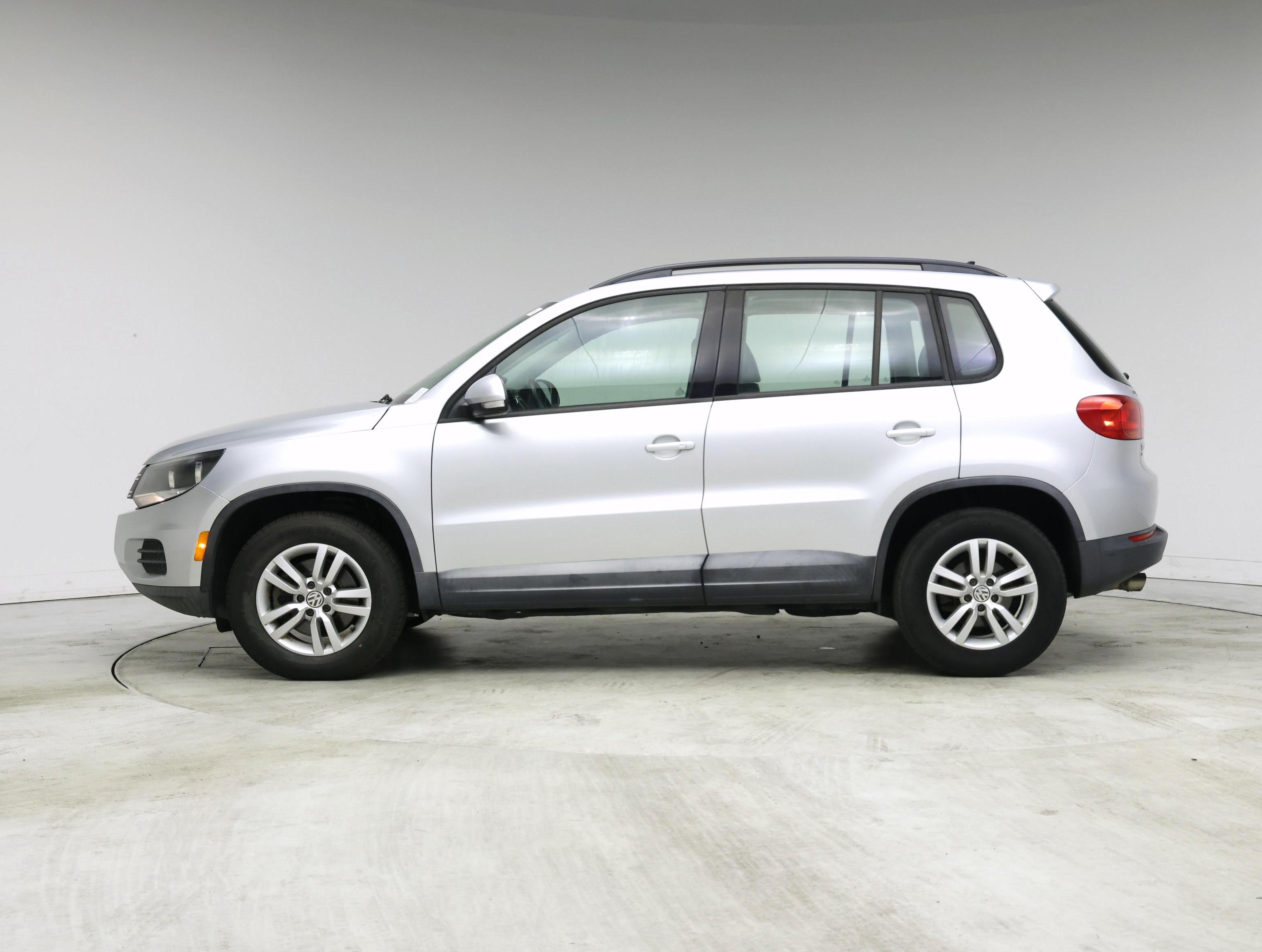 Thumbnail: 2017 Volkswagen Tiguan - 3