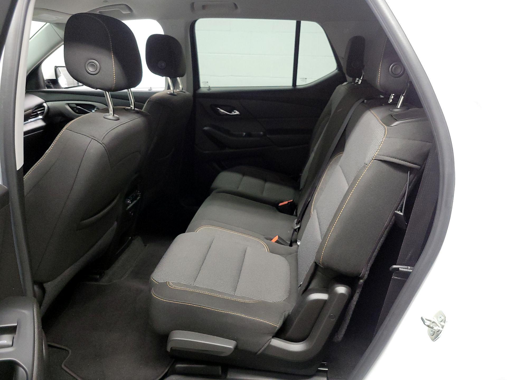 Thumbnail: 2018 Chevrolet Traverse - 17