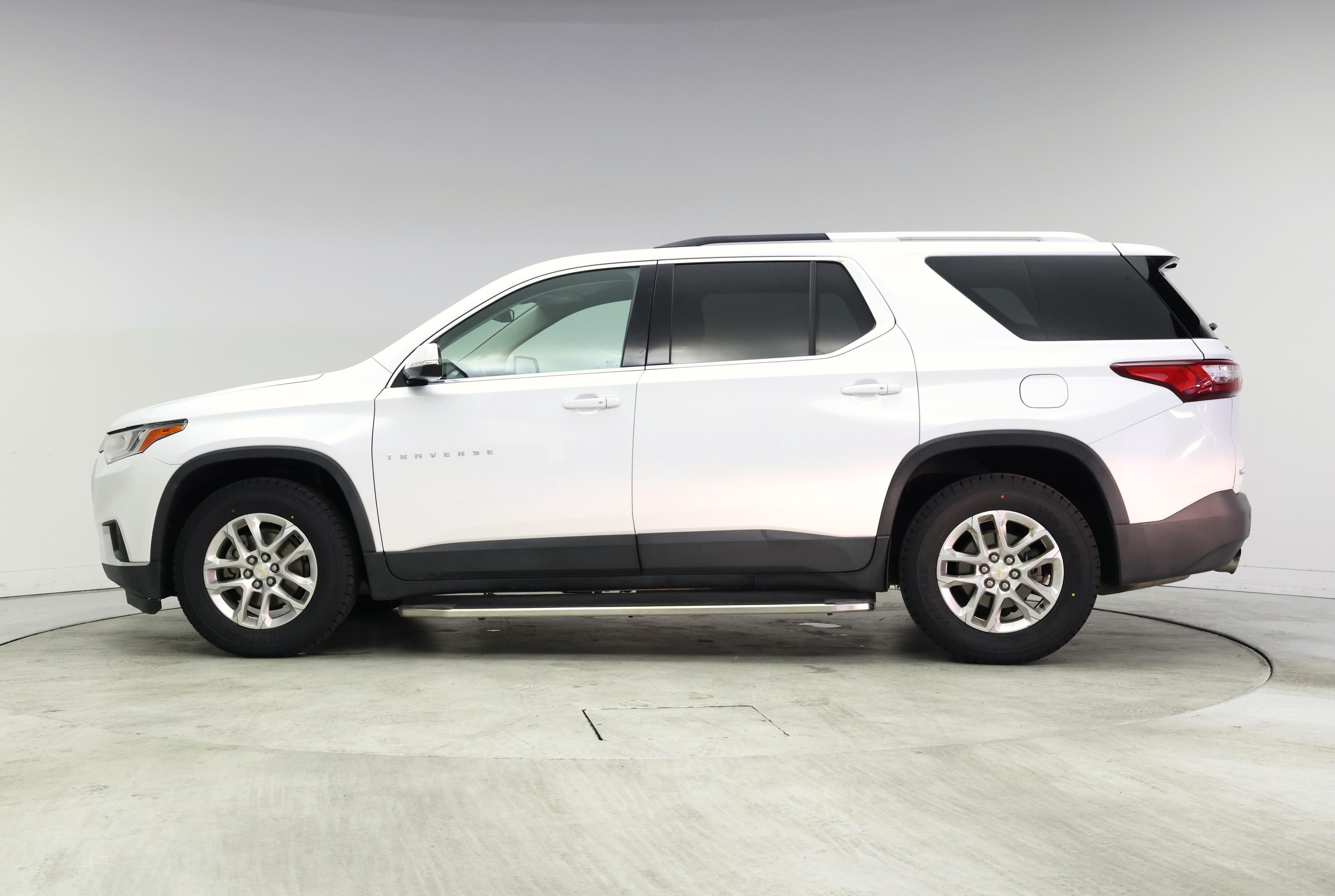 Thumbnail: 2018 Chevrolet Traverse - 3