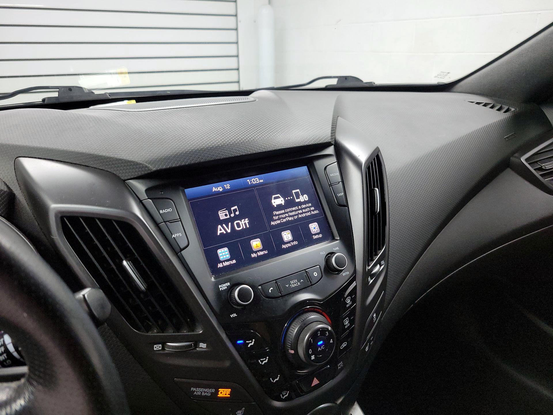 Thumbnail: 2017 Hyundai Veloster - 14