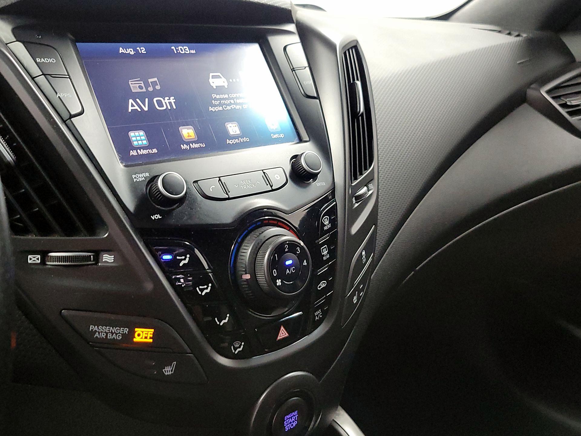 Thumbnail: 2017 Hyundai Veloster - 15