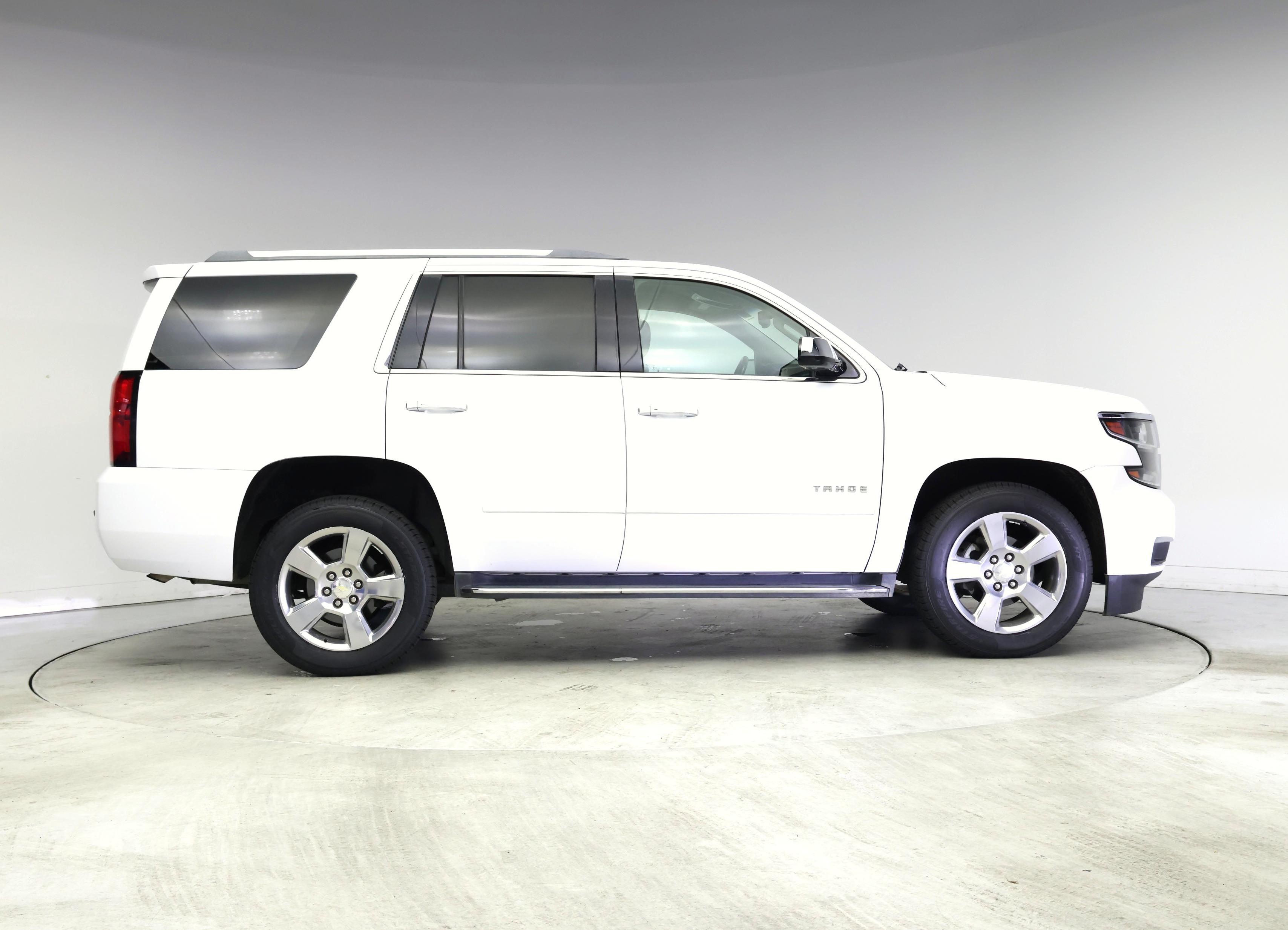 Thumbnail: 2019 Chevrolet Tahoe - 7