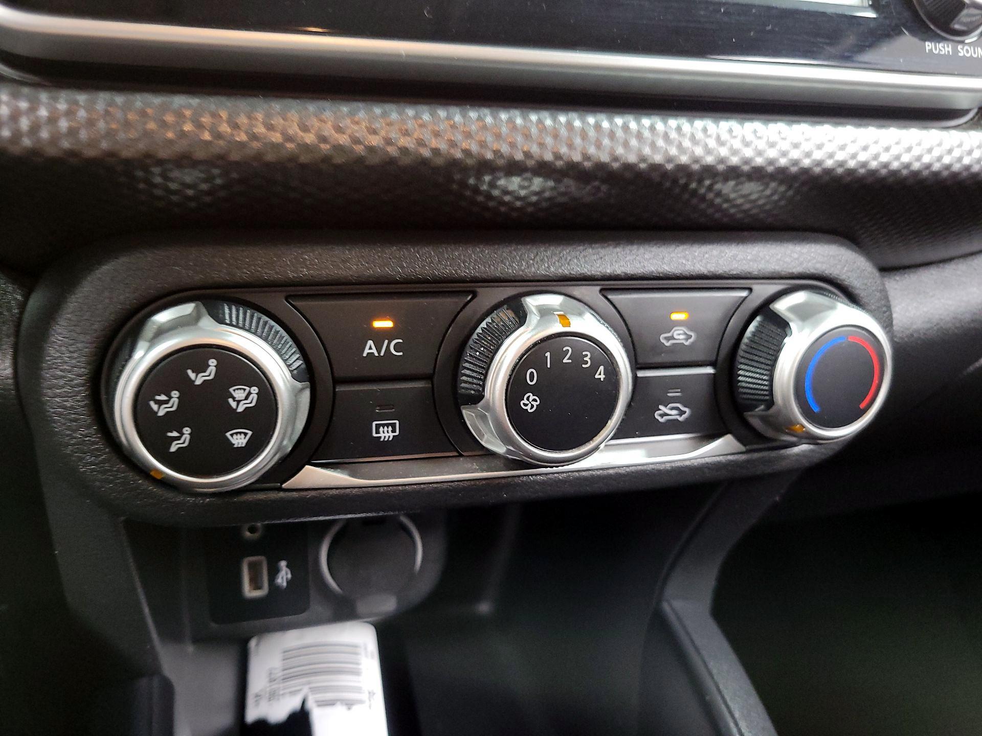 Thumbnail: 2020 Nissan Kicks - 15