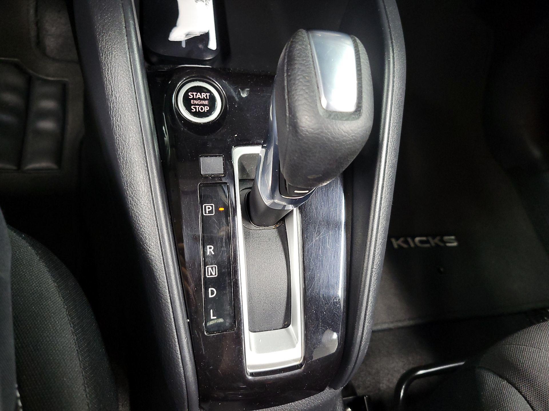 Thumbnail: 2020 Nissan Kicks - 16