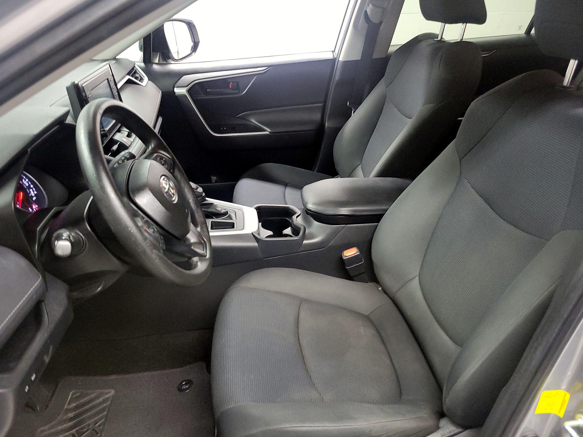 Thumbnail: 2019 Toyota RAV4 - 11
