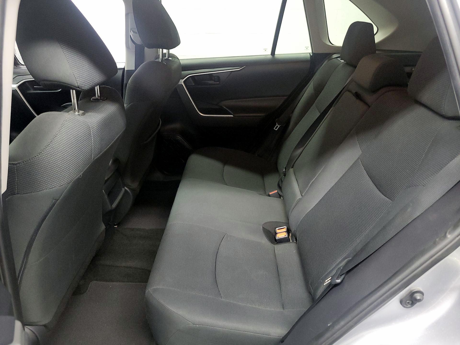 Thumbnail: 2019 Toyota RAV4 - 16