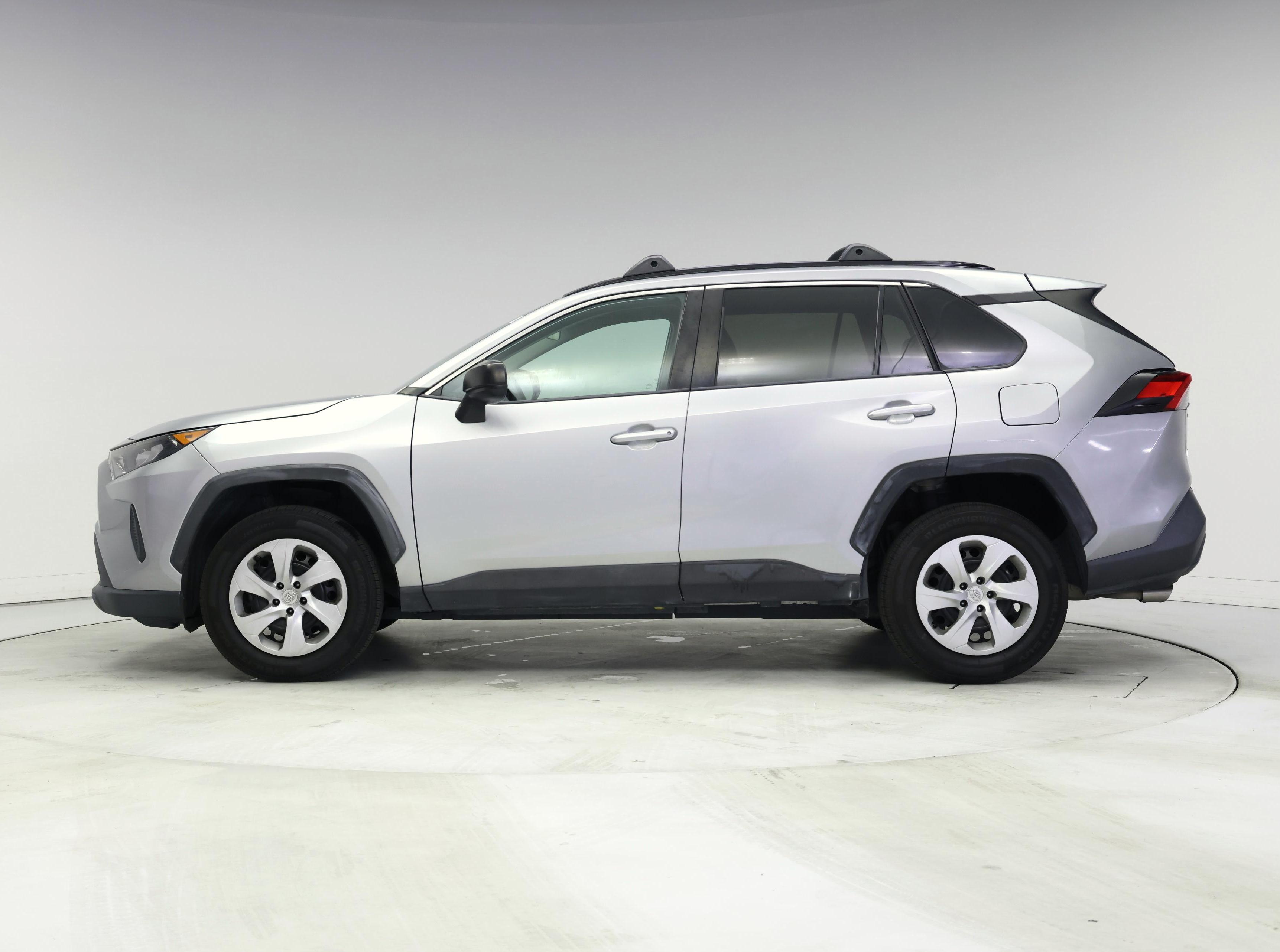 Thumbnail: 2019 Toyota RAV4 - 3