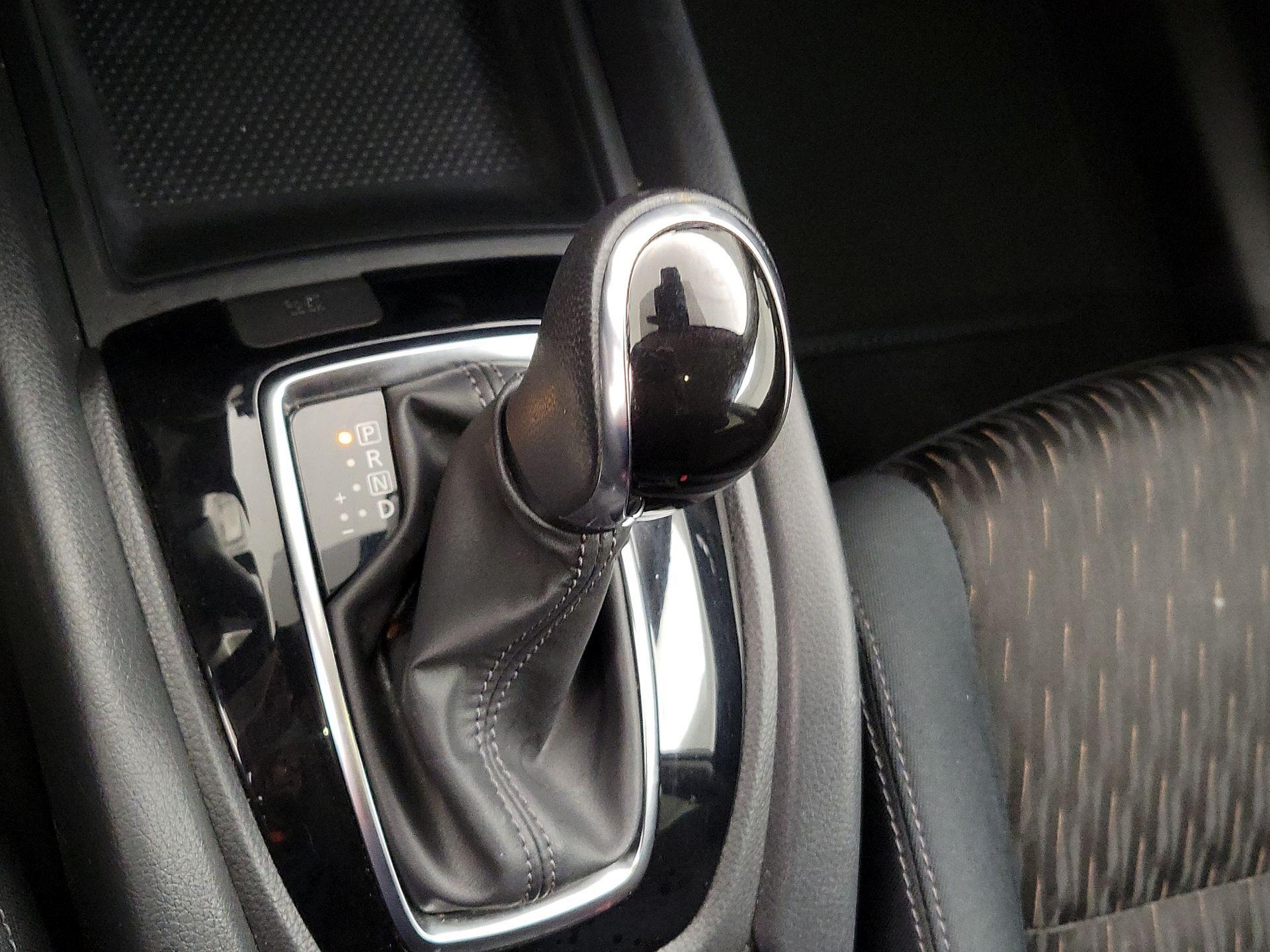 Thumbnail: 2019 Nissan Rogue - 17