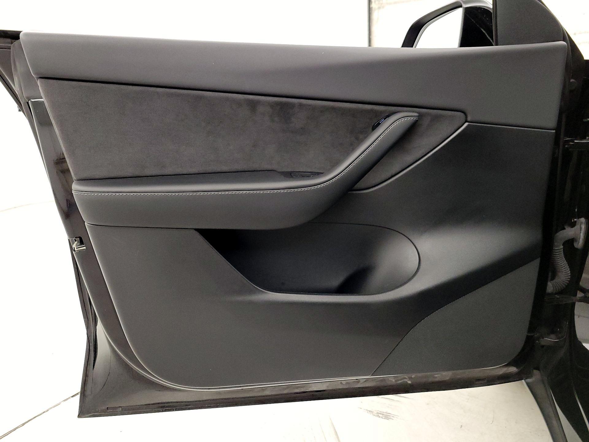 Thumbnail: 2022 Tesla Model Y - 12