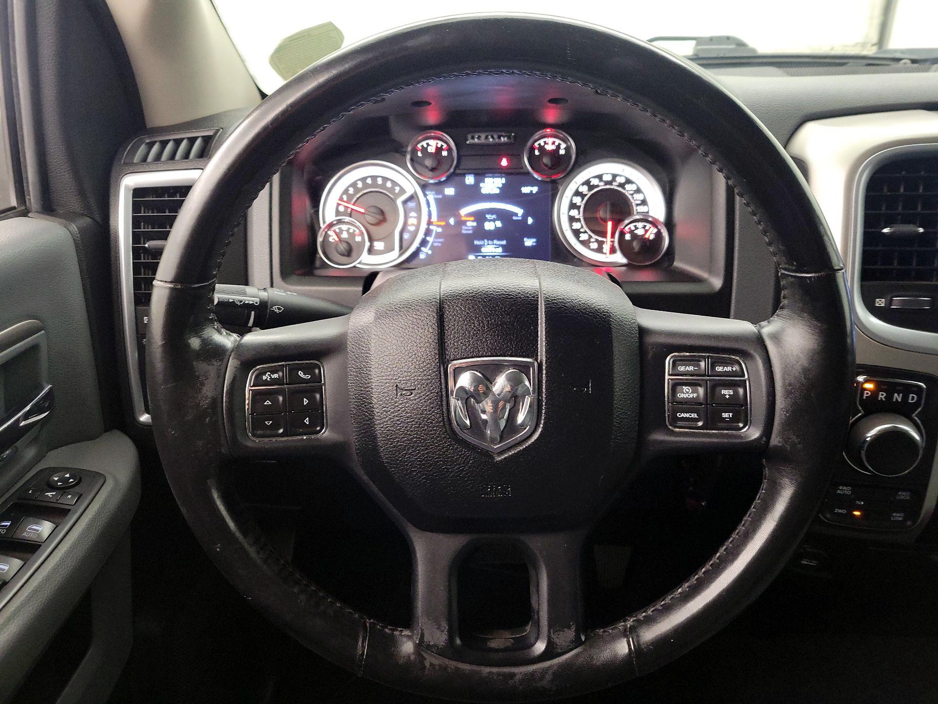Thumbnail: 2019 RAM 1500 Classic - 10