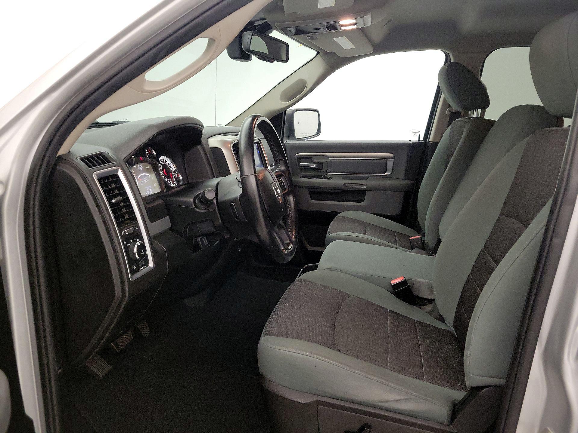 Thumbnail: 2019 RAM 1500 Classic - 11