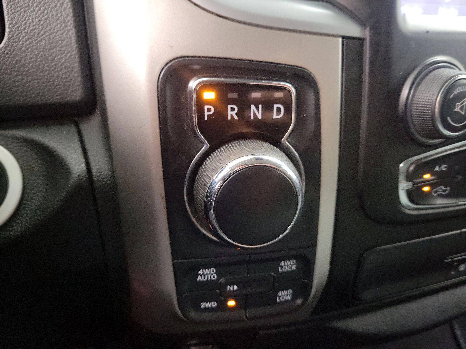 Thumbnail: 2019 RAM 1500 Classic - 17