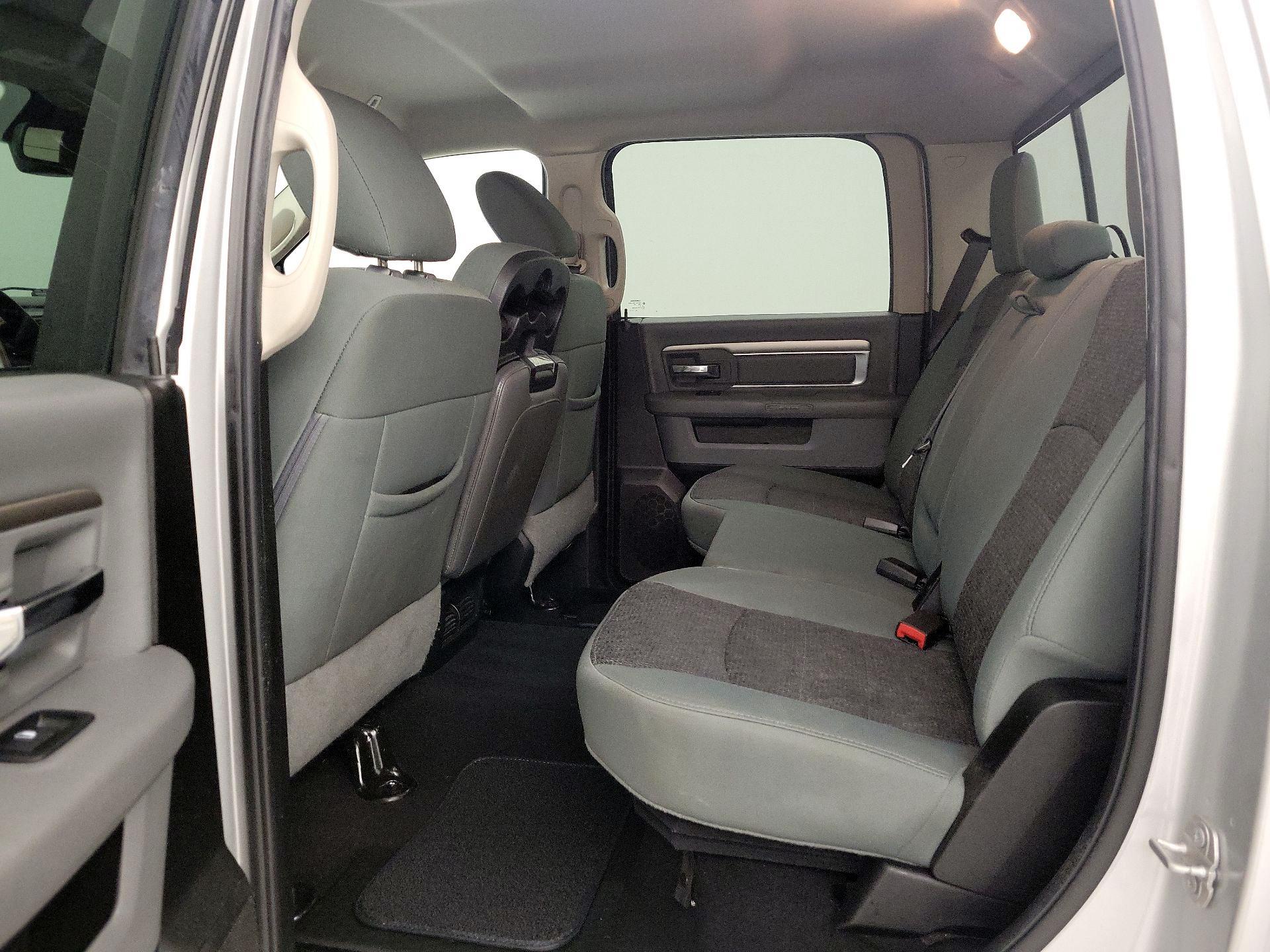 Thumbnail: 2019 RAM 1500 Classic - 19
