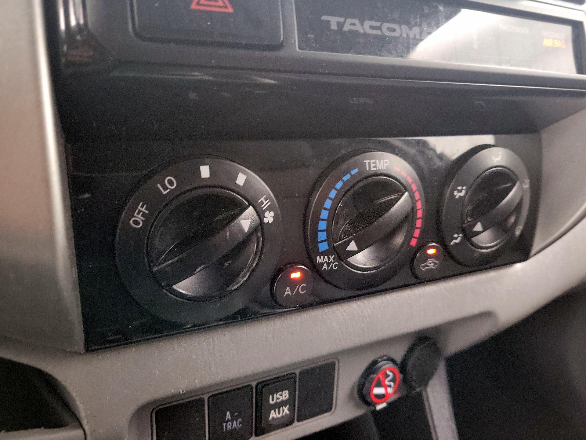 Thumbnail: 2015 Toyota Tacoma - 13