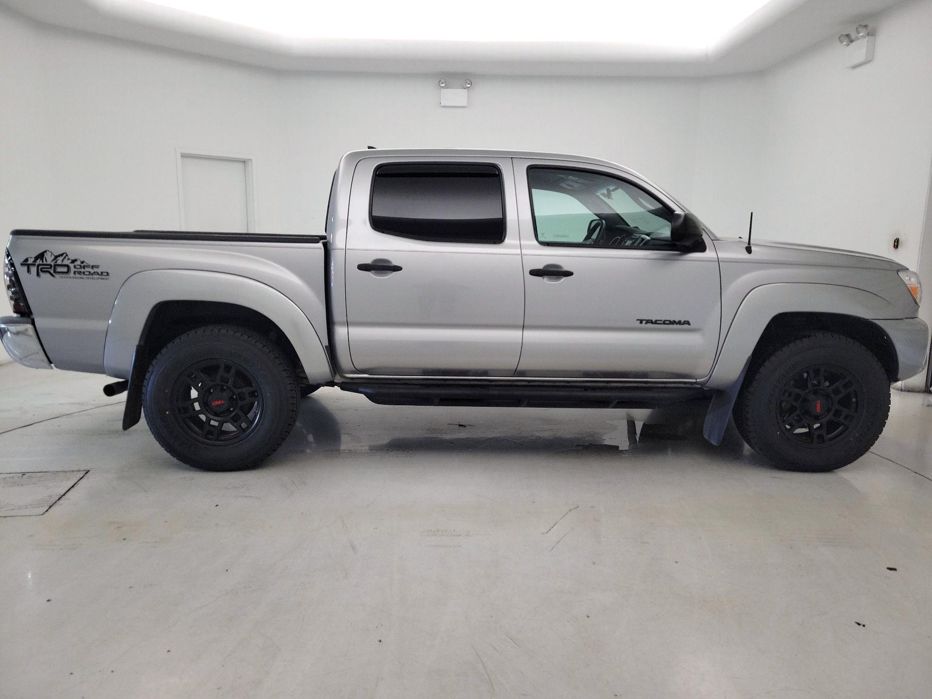 Thumbnail: 2015 Toyota Tacoma - 4