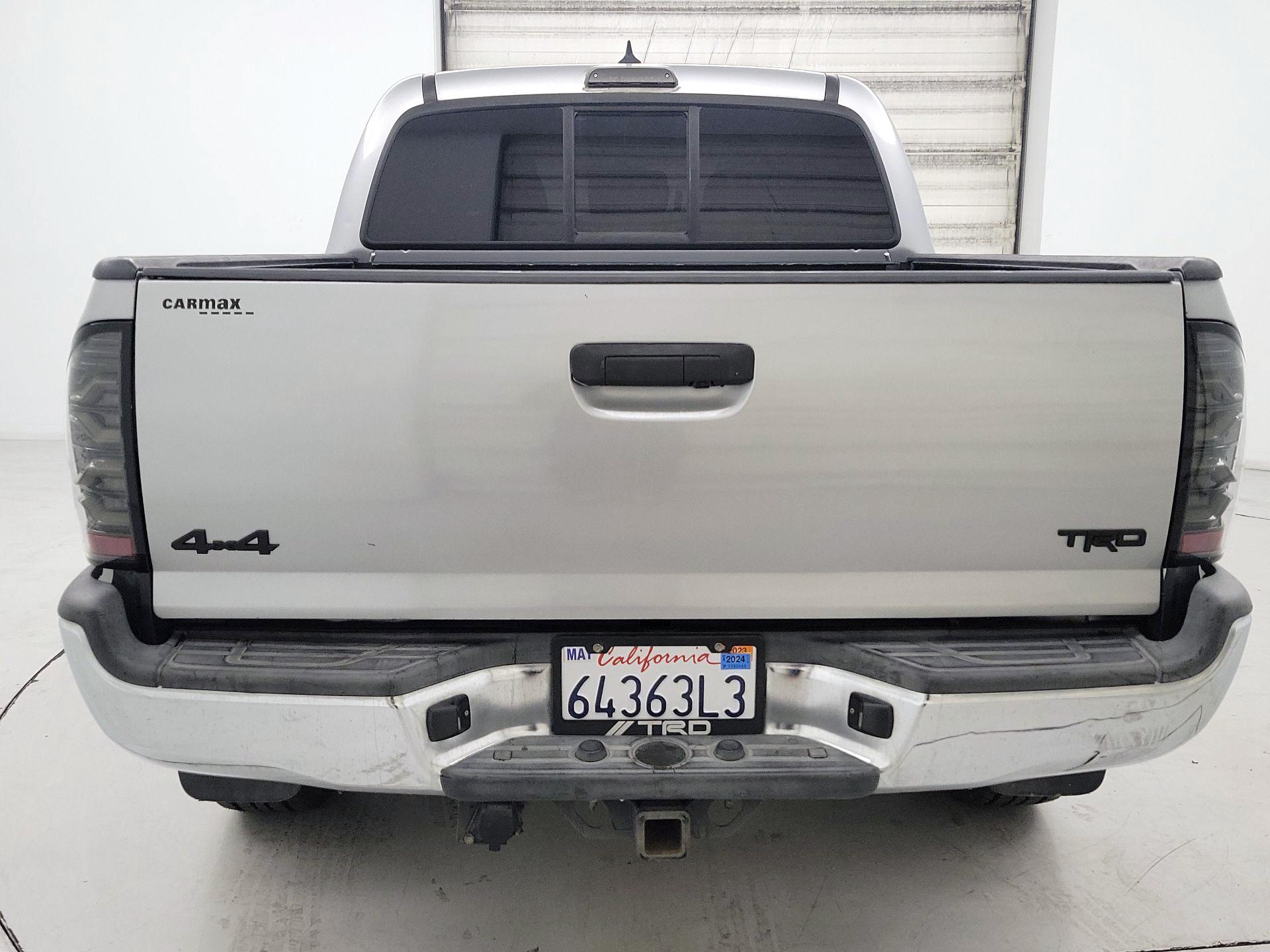 Thumbnail: 2015 Toyota Tacoma - 6