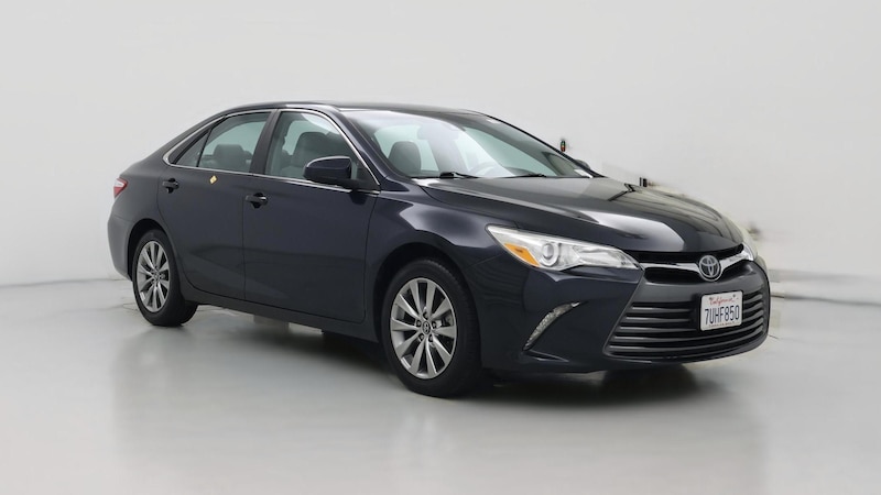 2017 Toyota Camry XLE Hero Image