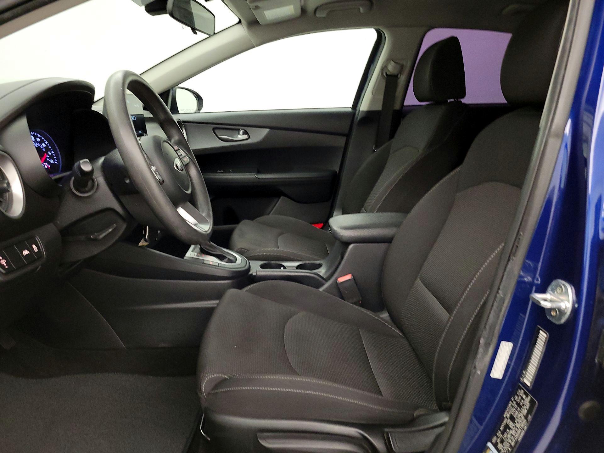 Thumbnail: 2019 Kia Forte - 11