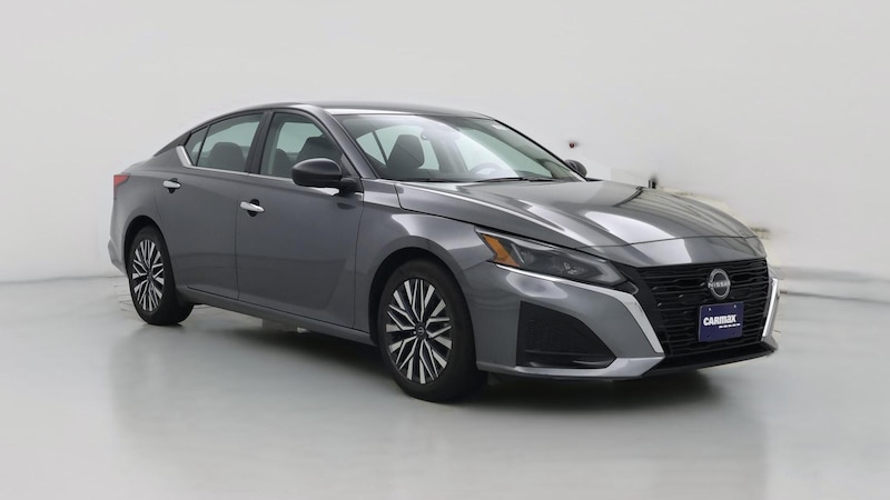 2024 Nissan Altima SV Hero Image