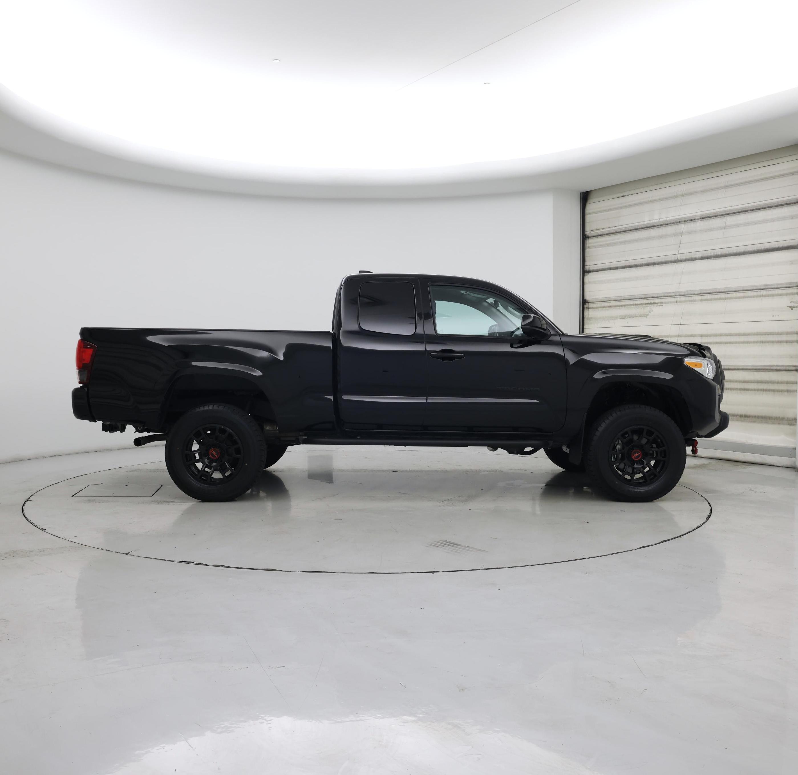 Thumbnail: 2023 Toyota Tacoma - 7