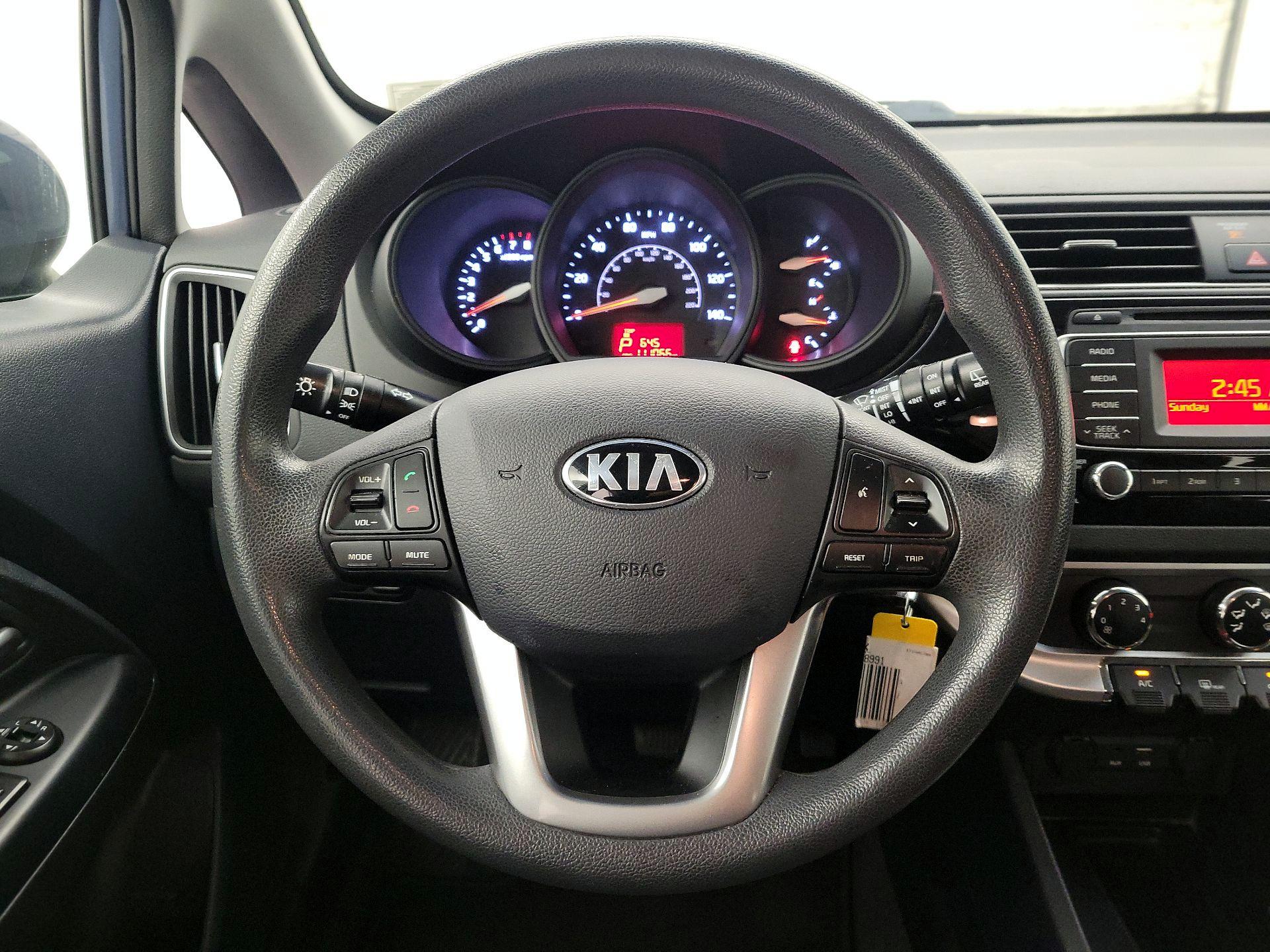 Thumbnail: 2016 Kia Rio - 10