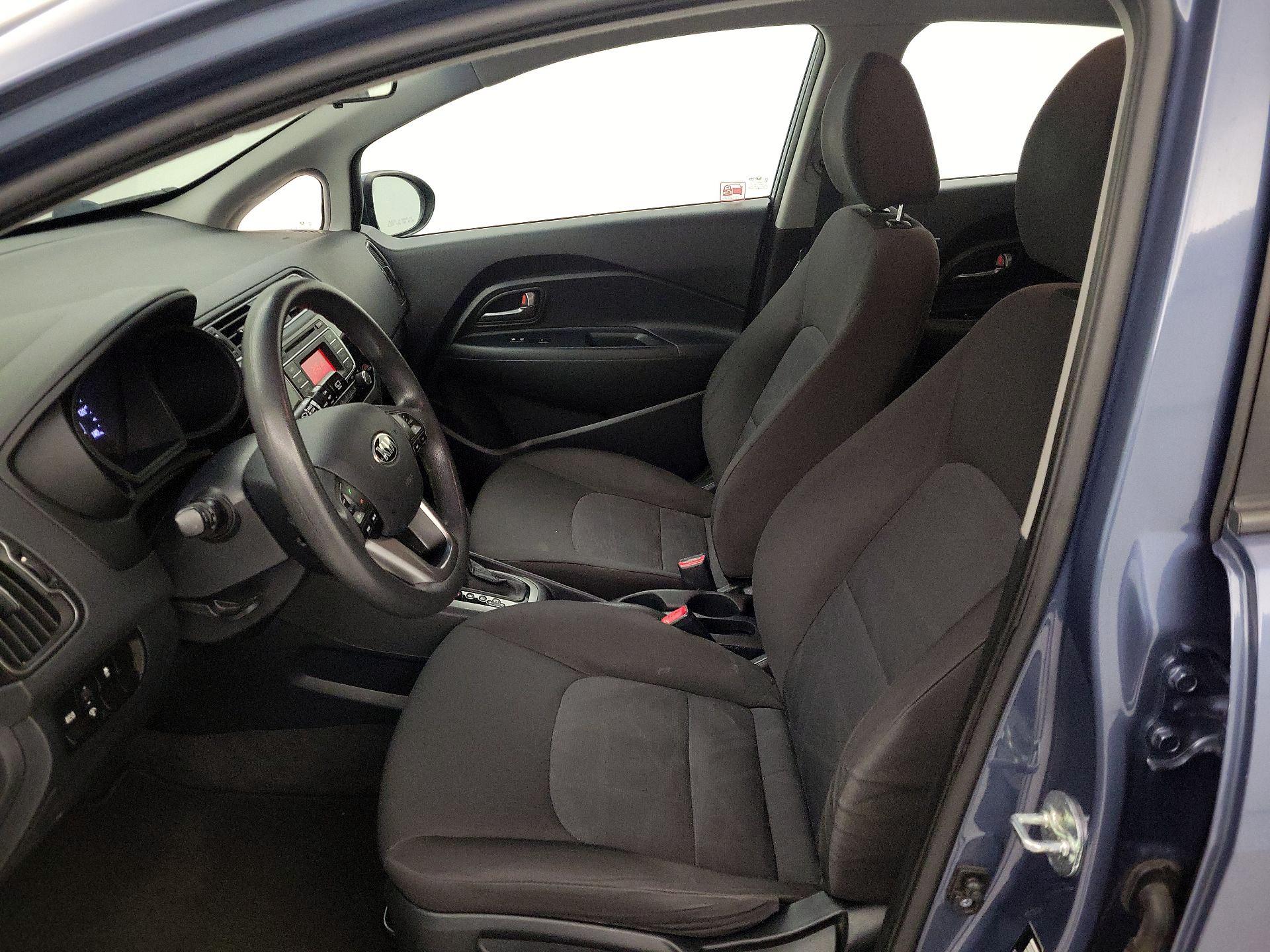 Thumbnail: 2016 Kia Rio - 11