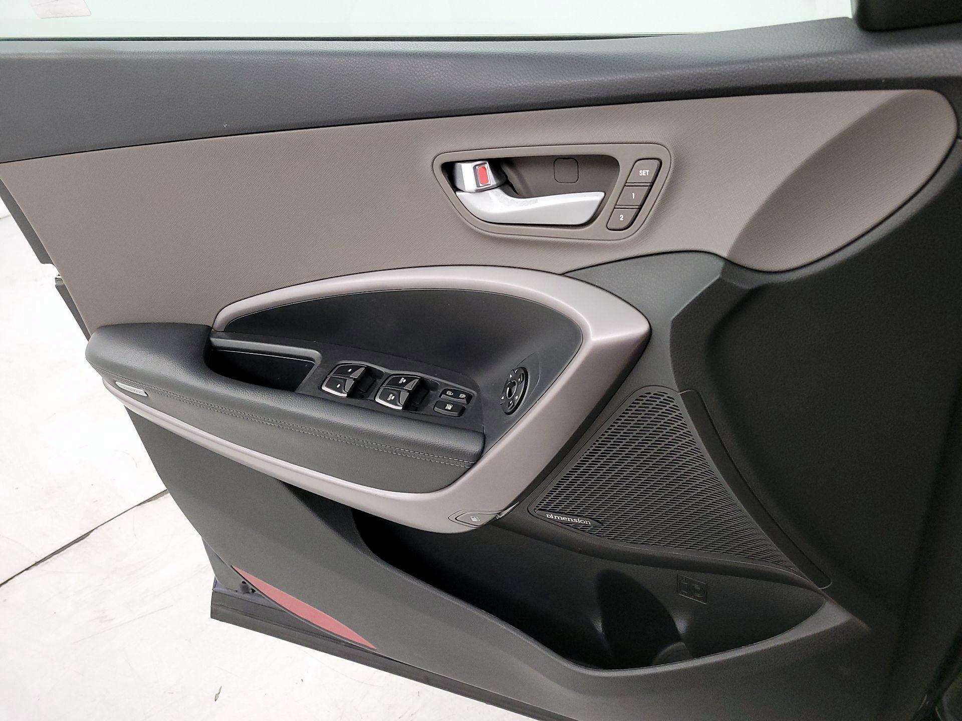 Thumbnail: 2015 Hyundai Santa Fe - 12
