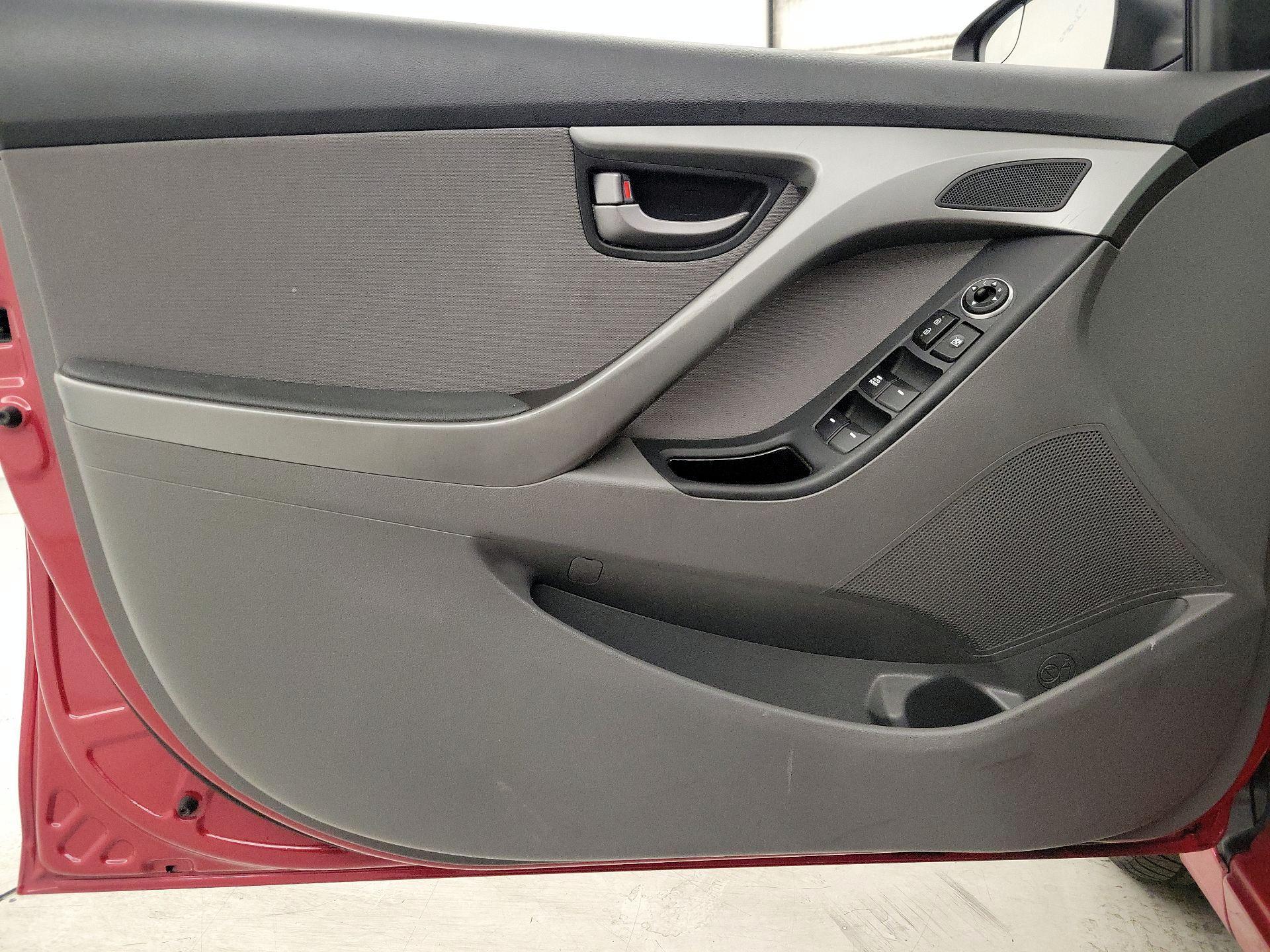 Thumbnail: 2014 Hyundai Elantra - 12