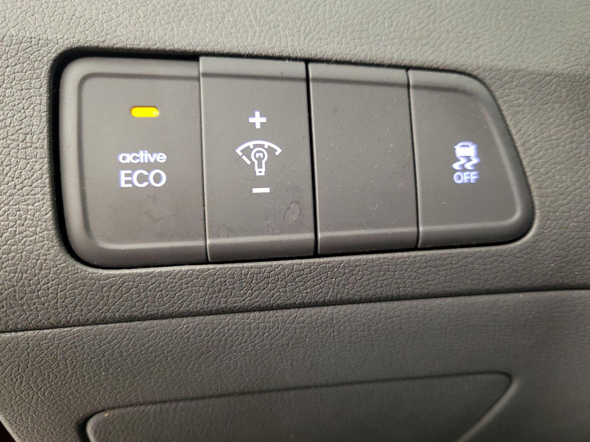 Thumbnail: 2014 Hyundai Elantra - 13