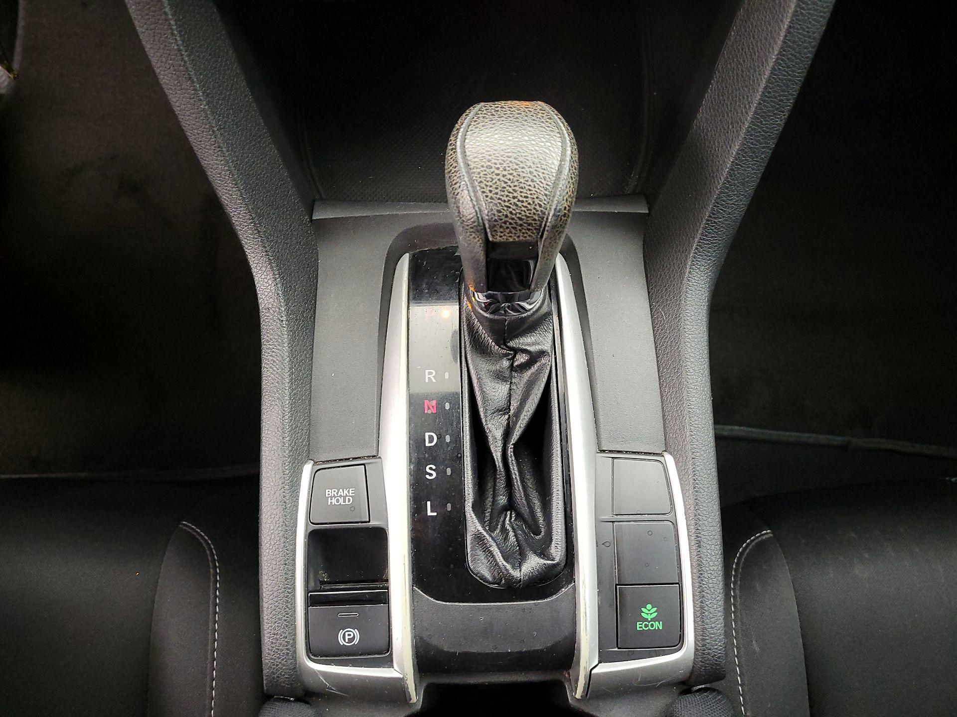 Thumbnail: 2019 Honda Civic - 17