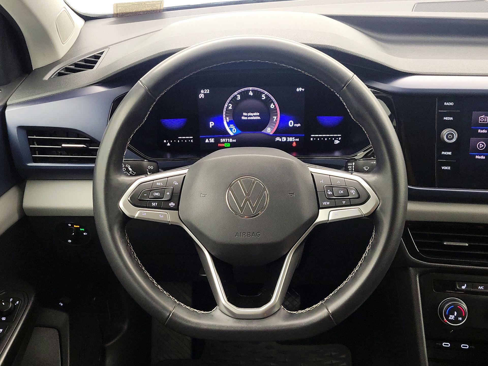 Thumbnail: 2022 Volkswagen Taos - 10