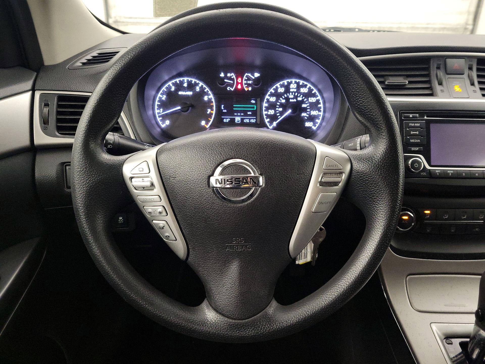Thumbnail: 2015 Nissan Sentra - 10