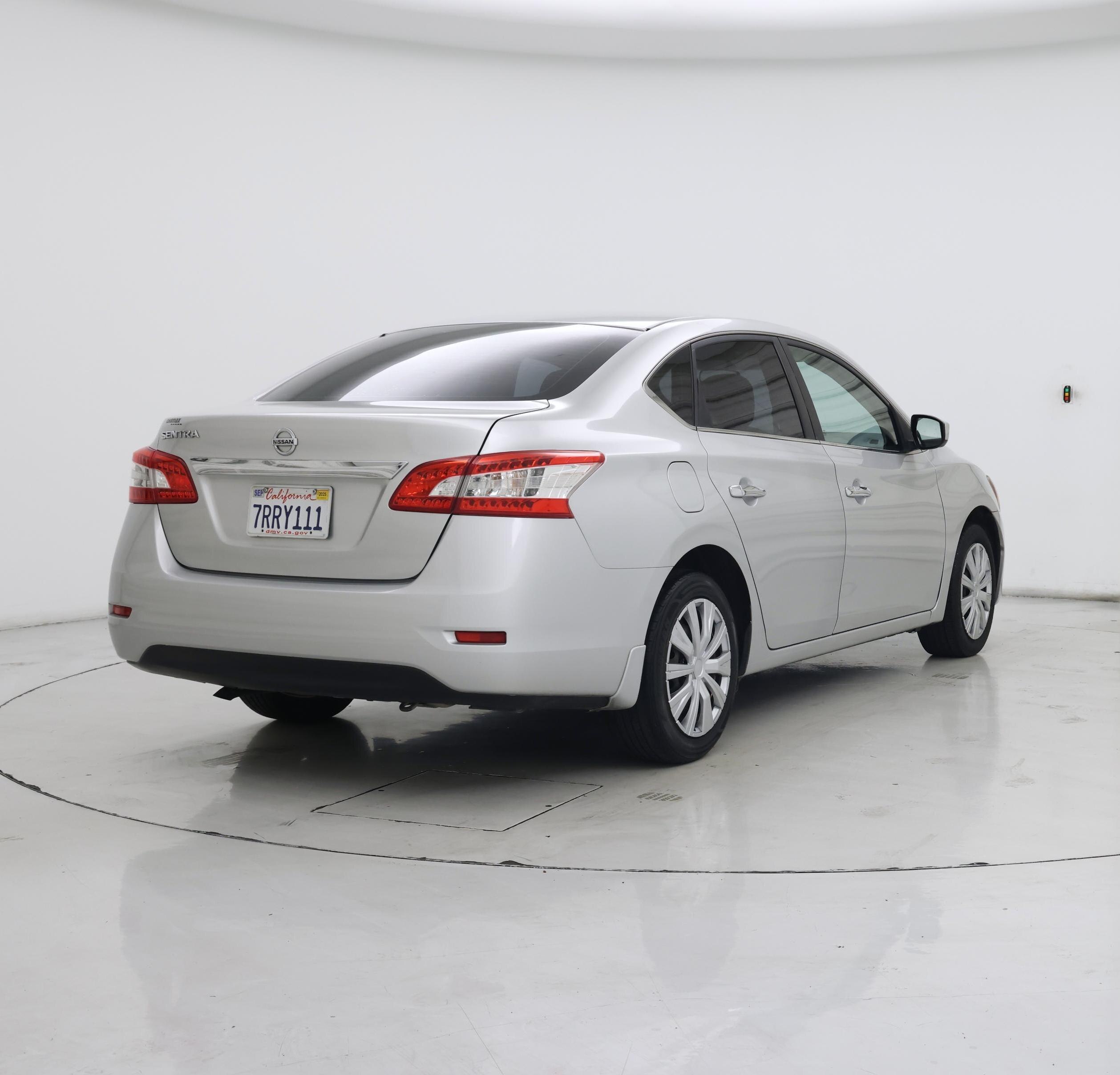 Thumbnail: 2015 Nissan Sentra - 8