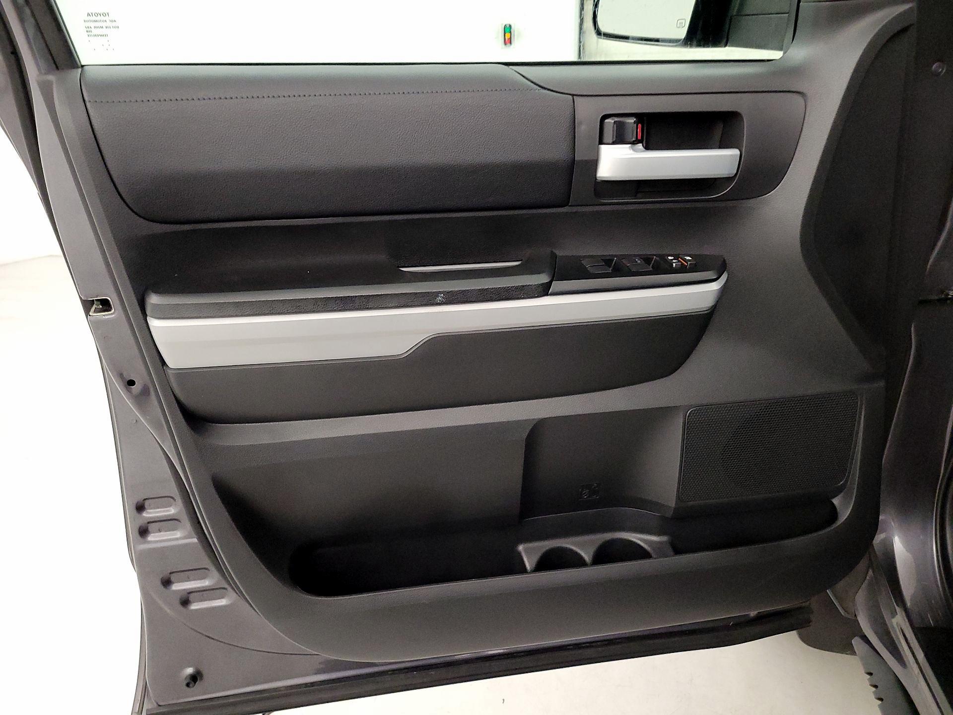 Thumbnail: 2019 Toyota Tundra - 12