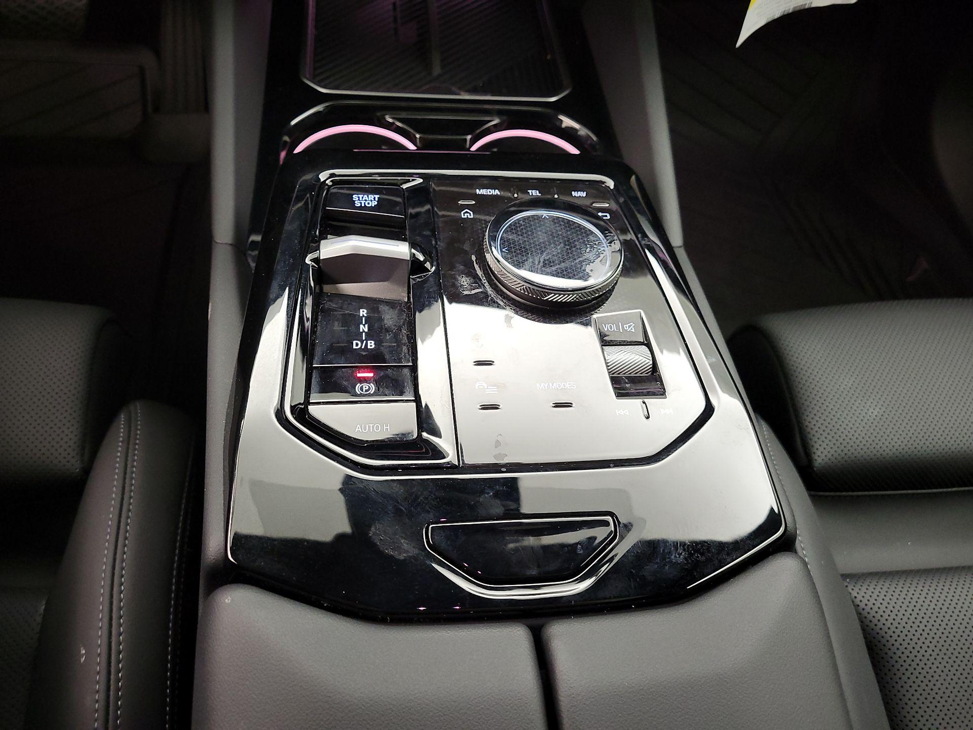 Thumbnail: 2024 BMW i5 - 18