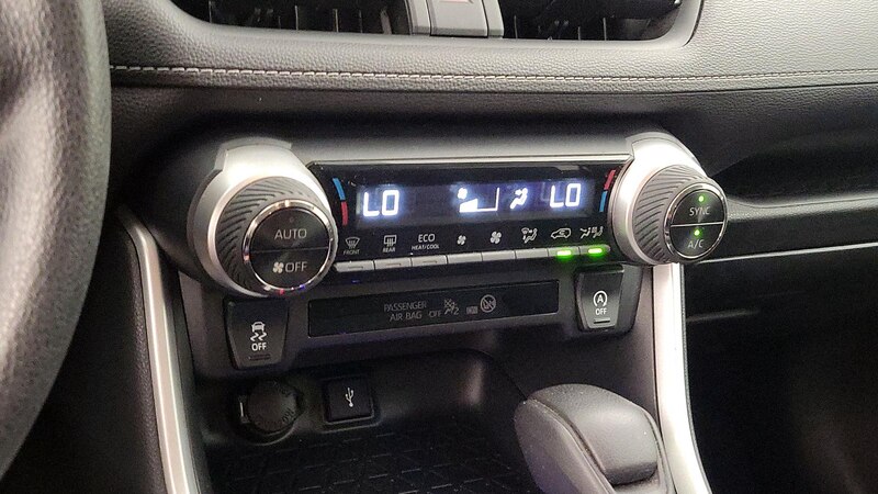 2021 Toyota RAV4 XLE 17