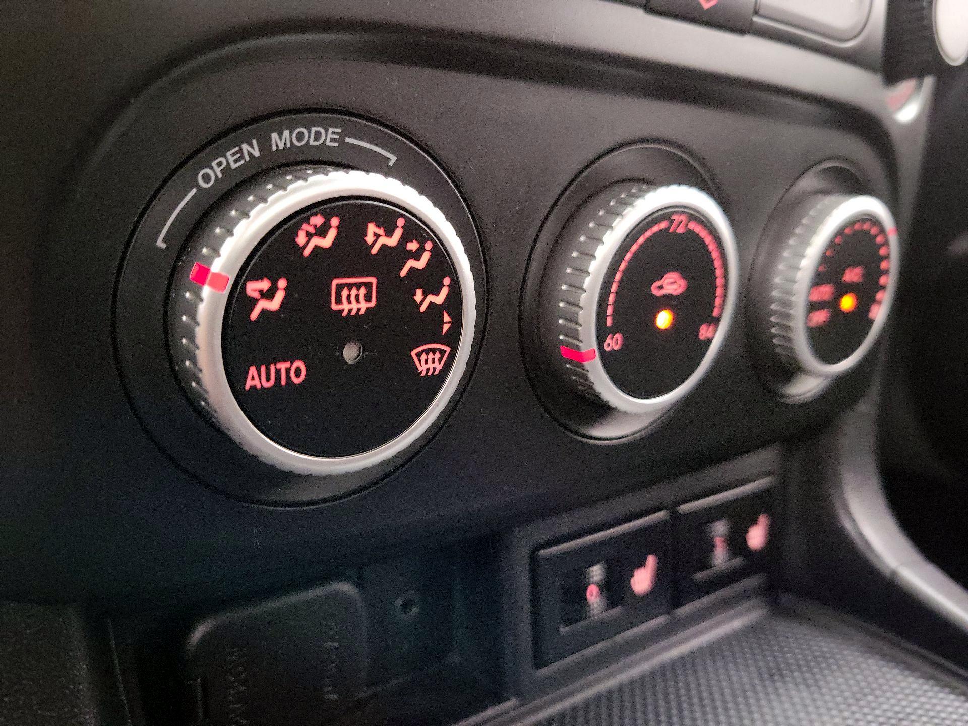 Thumbnail: 2015 Mazda MX-5 Miata - 15
