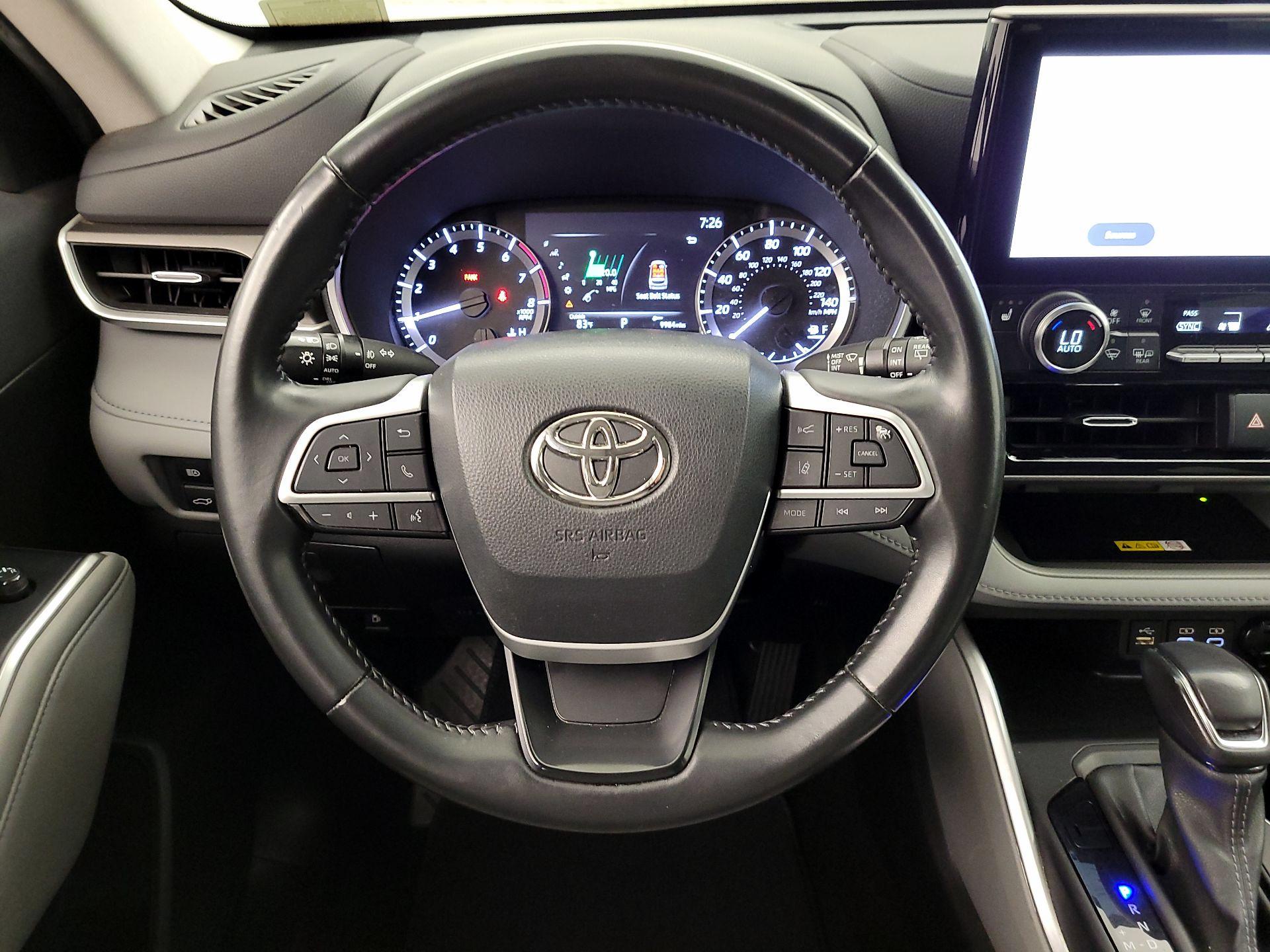 Thumbnail: 2023 Toyota Highlander - 10