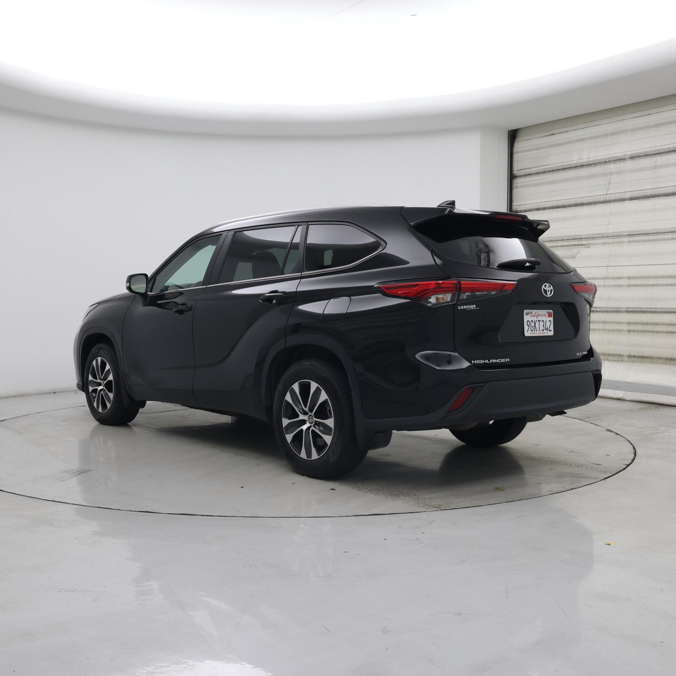 Thumbnail: 2023 Toyota Highlander - 2
