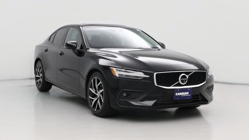 2019 Volvo S60 T6 Momentum Hero Image