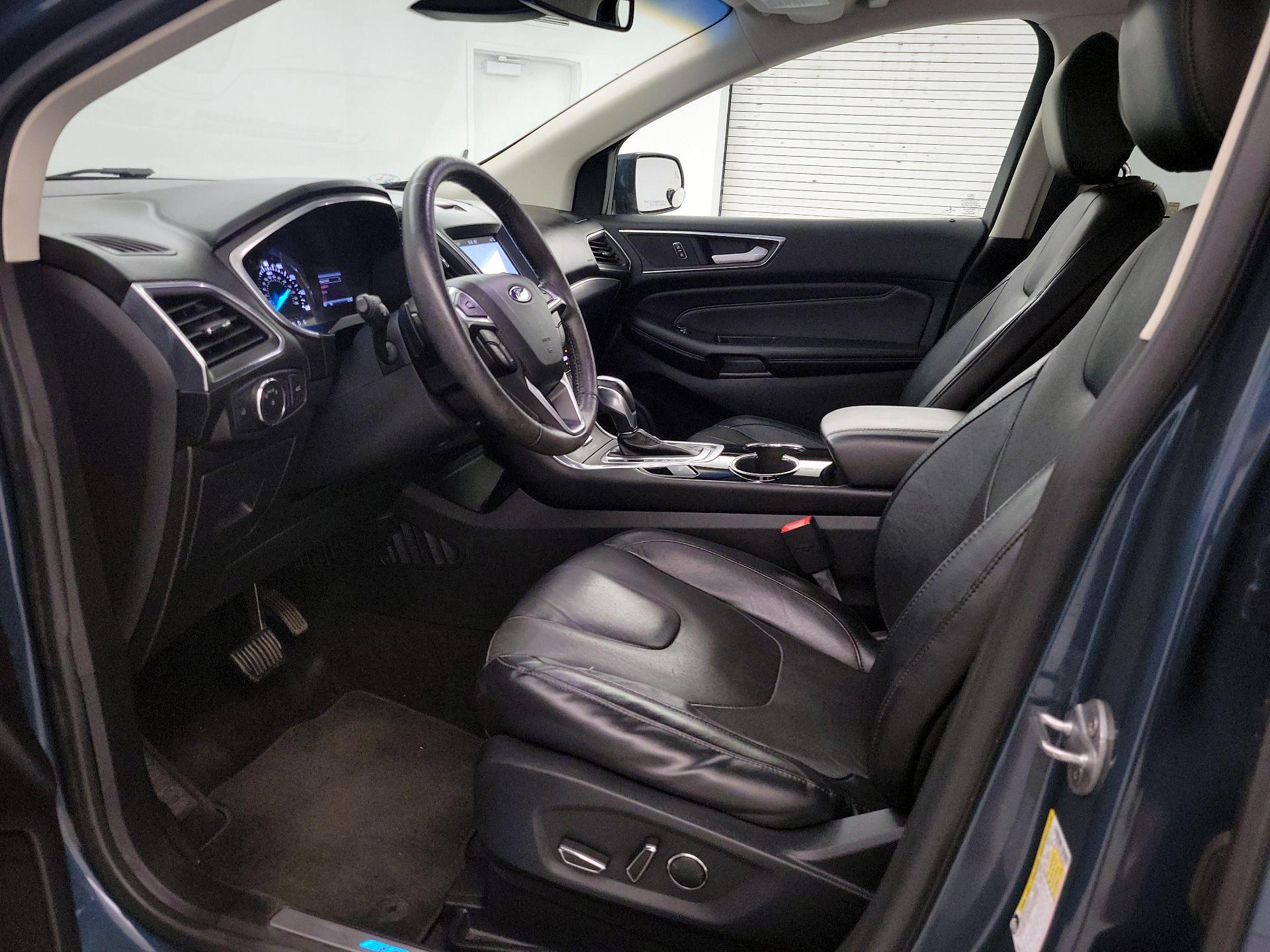 Thumbnail: 2016 Ford Edge - 11