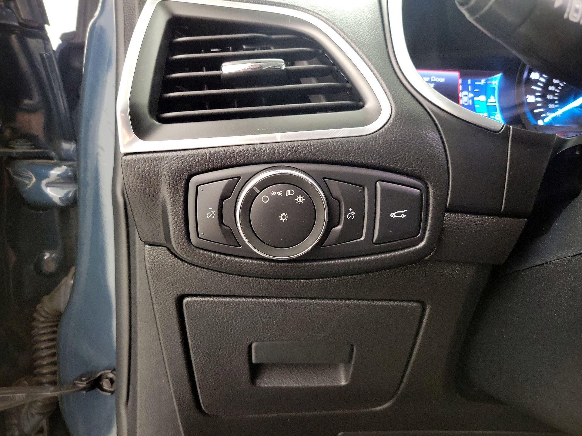 Thumbnail: 2016 Ford Edge - 13