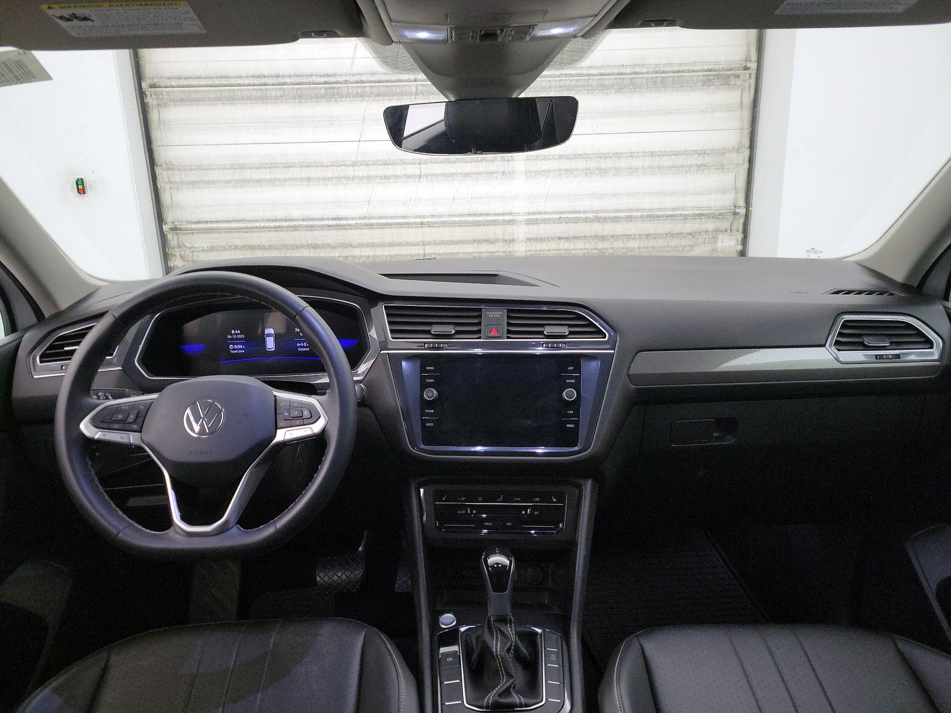 Thumbnail: 2023 Volkswagen Tiguan - 9