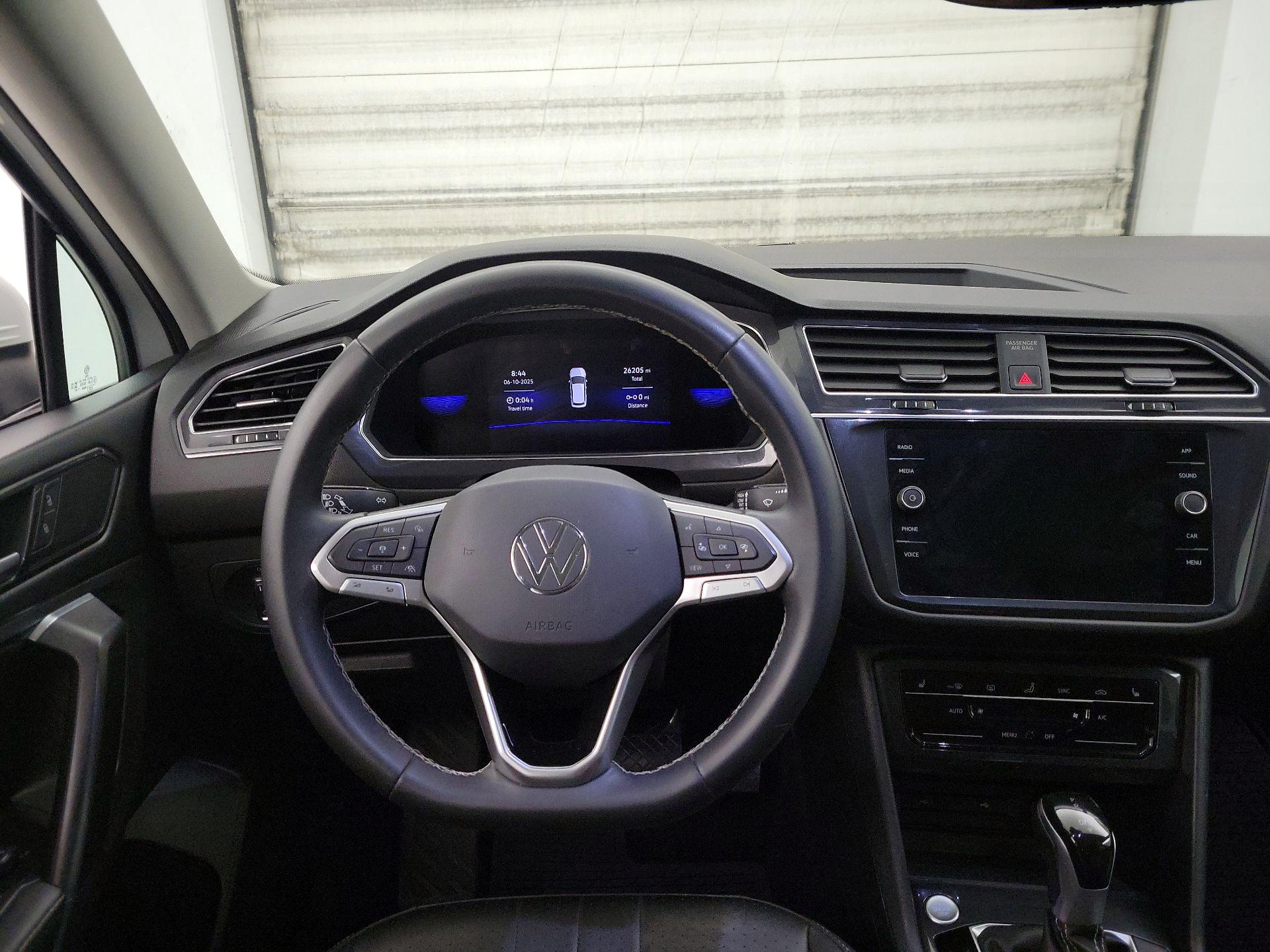 Thumbnail: 2023 Volkswagen Tiguan - 10