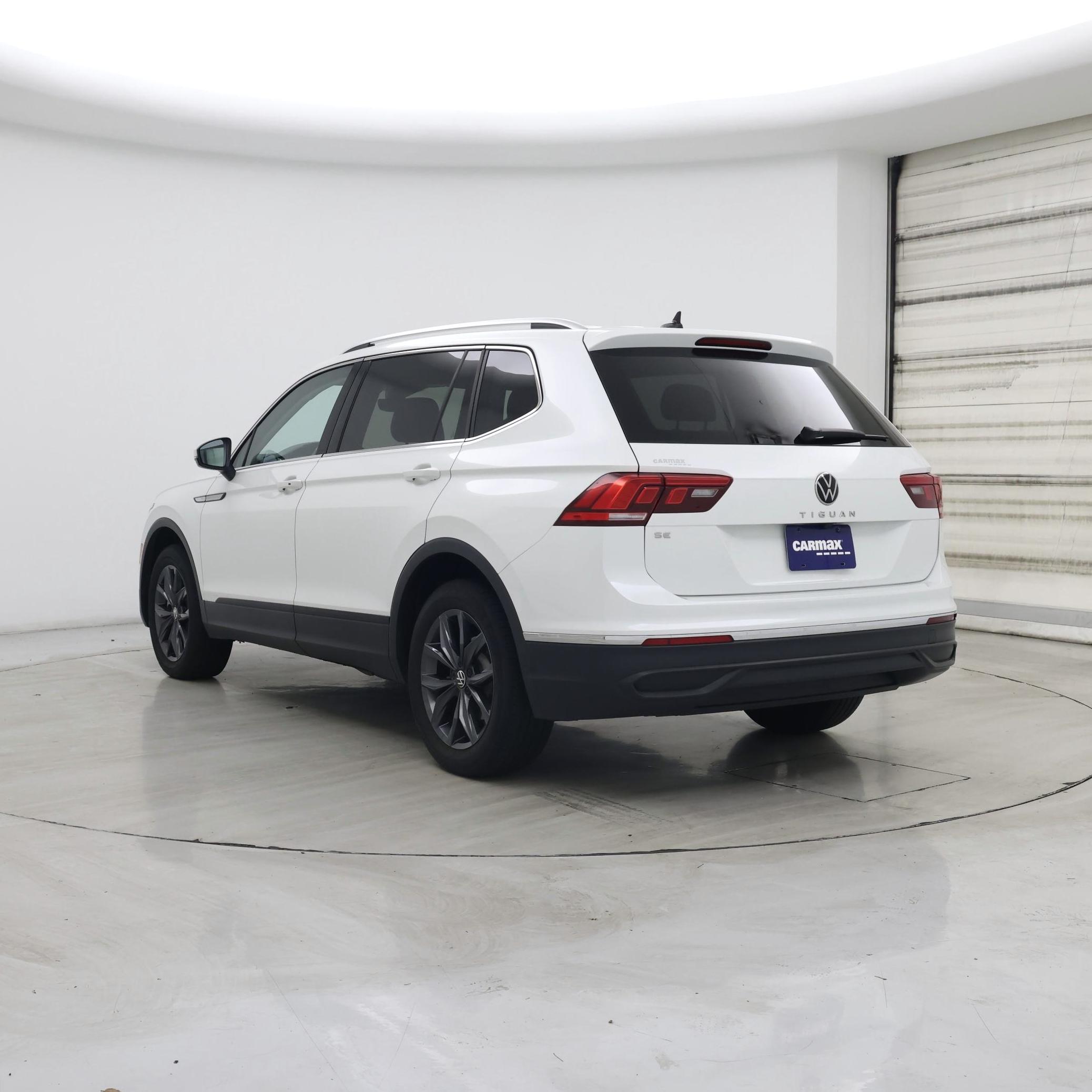 Thumbnail: 2023 Volkswagen Tiguan - 2