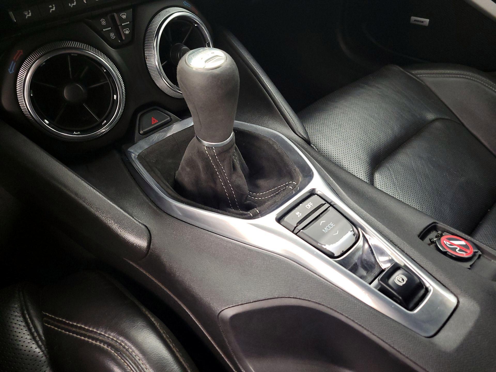 Thumbnail: 2018 Chevrolet Camaro - 16